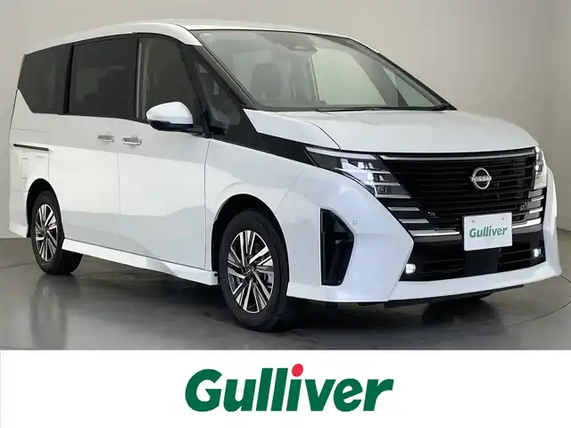日産 セレナ e－パワー ハイウェイスター V 愛知県 2025(令7)年 0.1万km未満 プリズムホワイト 登録済未使用車/純正１２．３型ナビ/HDMI接続/フルセグテレビ/Bluetooth/AppleCarplay／AndroidAuto/前後ドライブレコーダー/ETC2.0/アラウンドビューモニター/純正フリップダウンモニター/デジタルインナーミラー/プロパイロット/おくだけ充電/e-pedal/－－－－－－－－－－－－－－－－－/e-POWER　ハイウエイスターV　ヘッドランプ オートレベライザー+アダプティブLEDヘッドライトシステム+インテリジェント アラウンドビューモニター（移動物 検知機能付）+インテリジェント ルームミラー+アドバンスドドライブアシストディスプレイ（12.3インチカラーディスプレイ）+統合型インターフェースディスプレイ+ワイヤレス充電器+6スピーカー+NissanConnectナビゲーションシステム（地デジ内蔵）+車載通信ユニット（TCU［Telematics Control Unit］）+ETC2.0ユニット（ビルトインタイプ）+ドライブレコーダー（前後セット）+プロパイロット（ナビリンク機能付）+プロパイロット緊急停止支援システム（SOSコール機能付）+SOSコール（488/400円）後席専用モニターHDMI NissanConnectナビ付車用(125/400円)
