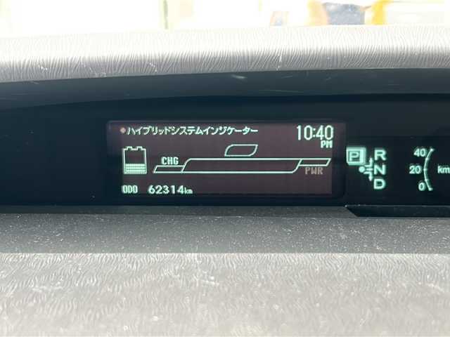 トヨタ プリウス G 神奈川県 2010(平22)年 6.3万km シルバーM 純正ディーラーナビ（AM/FM/CD/DVD/ワンセグTV）/バックカメラ/スマートキー/クルーズコントロール/ETC/ドライブレコーダー/横滑り防止装置/コーナーポール/オートライト/フォグランプ/純正フロアマット/純正フロアマット/電動格納ミラー/ISOFIX/保証書/取扱説明書