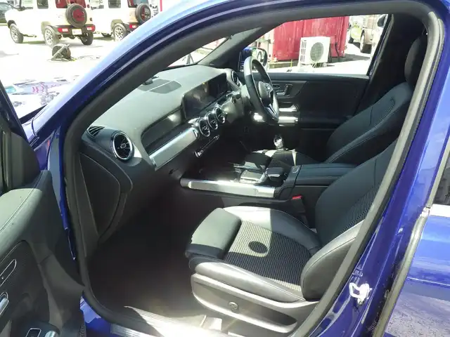 メルセデス・ベンツ ＧＬＢ２００ｄ 千葉県 2021(令3)年 3.6万km 青 235/55R18/アクティブセーフティブレーキ/アクティブレーンキーピングアシスト/レーンチェンジアシスト/ブラインドスポットアシスト/アテンションアシスト/ディストロニック/パワーバックドア/ハーフレザーシート/前席パワーシート/シートヒーター/純正HDDナビ/地デジTV/【Bluetooth接続】/360°カメラ/リバース連動ドアミラー（左）/ドライブレコーダー（前後撮影）/革巻きステアリング/ステアリングスイッチ/ETC（2.0）/LEDヘッドライト/ウインカーミラー/パークトロニック/純正18インチアルミホイル/サイド/カーテンエアバッグ/キーレスゴー