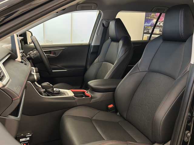 トヨタ ＲＡＶ４ アドベンチャー オフロードPKG 岐阜県 2021(令3)年 6.1万km アティチュードブラックマイカ ワンオーナー/ディスプレイオーディオ/ナビキッド/フルセグTV/Bluetooth/バックカメラ/ビルトインETC/前席ベンチレーション/前席シートヒーター/ステアリングヒーター/パワーシート/レーダークルーズコントロール/電子パーキング/LEDヘッドライト/前後ドライブレコーダー/黒革シート/保証書/取扱説明書/スペアキー