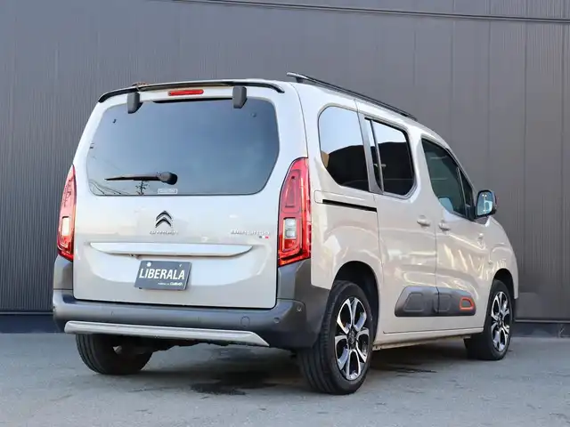シトロエン シトロエン ベルランゴ シャイン XTRパック 静岡県 2021(令3)年 4.6万km サーブル 1オーナー　/衝突軽減ブレーキ　/ＡＣＣ　/ＣａｒＰｌａｙ　/ガラスルーフ　/ＬＥＤ　/ＥＴＣ　/パドルシフト　/純正１７ＡＷ　/コーナーセンサー　/バックカメラ　/サイドカメラ　/スマートキー　/アイドリングストップ/保証書、取説、スペアキー