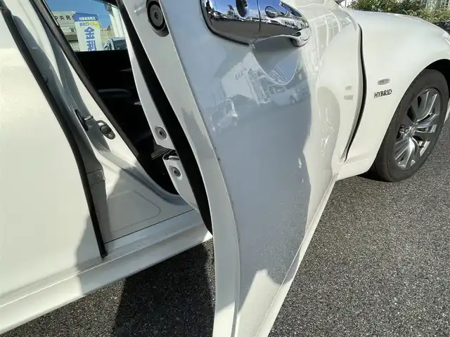 日産 フーガ ハイブリッド VIPパッケージ 愛知県 2012(平24)年 11.8万km クリスタルホワイトパール (株)IDOMが運営する【じしゃロン名古屋鳴海店】の自社ローン専用車両になりますこちらは現金またはオートローンご利用時の価格です。自社ローンご希望の方は別途その旨お申付け下さい純正ナビ(CD/DVD/地デジTV)/レザーシート/純正マット/レーダークルーズコントロール/前席シートヒーター/前席シートクーラー/運転席メモリシート/プッシュスタート/ドアバイザー/ドライブレコーダー/ビルトインETC/オートライト/フォグランプ(黄色)/リアサンシェード/HIDヘッドライト/左サイドカメラ/オールオートウィンドウ/電動チルトステアリング