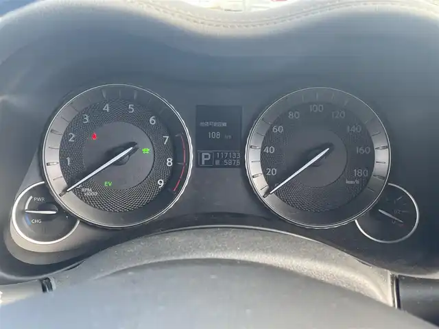 日産 フーガ ハイブリッド VIPパッケージ 愛知県 2012(平24)年 11.8万km クリスタルホワイトパール (株)IDOMが運営する【じしゃロン名古屋鳴海店】の自社ローン専用車両になりますこちらは現金またはオートローンご利用時の価格です。自社ローンご希望の方は別途その旨お申付け下さい純正ナビ(CD/DVD/地デジTV)/レザーシート/純正マット/レーダークルーズコントロール/前席シートヒーター/前席シートクーラー/運転席メモリシート/プッシュスタート/ドアバイザー/ドライブレコーダー/ビルトインETC/オートライト/フォグランプ(黄色)/リアサンシェード/HIDヘッドライト/左サイドカメラ/オールオートウィンドウ/電動チルトステアリング