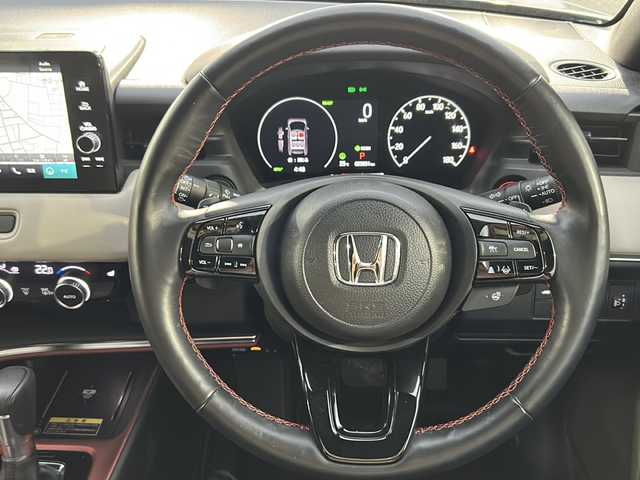 ホンダ ヴェゼル ハイブリッド e:HEV PLaY 東京都 2023(令5)年 2.3万km メテオロイドグレーメタリック 純正ナビ/パノラマルーフ/ホンダコネクトディスプレイ/ワイヤレス置くだけ充電/純正ビルトインETC2.0/ホンダセンシング/衝突軽減ブレーキ/レーンキープアシスト/レーダークルーズコントロール/DN席シートヒーター/ステアリングヒーター/フロントガラス熱線スイッチ/コーナーセンサー/DAC/電子サイドブレーキ/電動リヤゲート・ハンズフリーアクセスパワーテールゲート/ブレーキオートホールド/ステアリングスイッチ/新車時保証書/取扱説明書