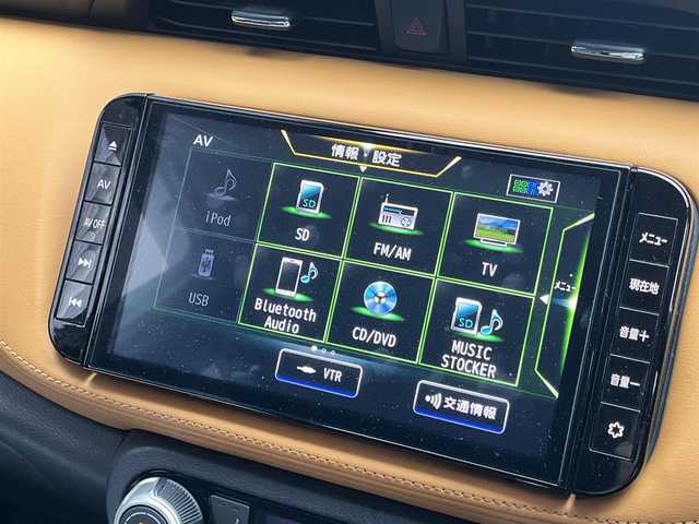 日産 キックス X ツートーンインテリアED 滋賀県 2022(令4)年 1.2万km ブリリアントホワイトパール/ピュアブラック 2トーン 純正9インチナビ/【Bluetooth/CD/DVD/フルセグTV/USB】/全方位カメラ/レザーシート/プロパイロット/クリアランスソナー/レーンキープアシスト/衝突軽減ブレーキ/LEDヘッドライト/オートマチックハイビーム/ビルトインETC/前後ドライブレコーダー/D/Nシートヒーター/ステアリングヒーター/デジタルインナーミラー/電動パーキングブレーキ/オートブレーキホールド/プッシュスタート/スマートキー/ステアリングリモコン/ドアバイザー