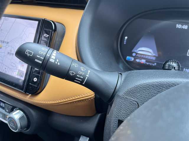 日産 キックス X ツートーンインテリアED 滋賀県 2022(令4)年 1.2万km ブリリアントホワイトパール/ピュアブラック 2トーン 純正9インチナビ/【Bluetooth/CD/DVD/フルセグTV/USB】/全方位カメラ/レザーシート/プロパイロット/クリアランスソナー/レーンキープアシスト/衝突軽減ブレーキ/LEDヘッドライト/オートマチックハイビーム/ビルトインETC/前後ドライブレコーダー/D/Nシートヒーター/ステアリングヒーター/デジタルインナーミラー/電動パーキングブレーキ/オートブレーキホールド/プッシュスタート/スマートキー/ステアリングリモコン/ドアバイザー