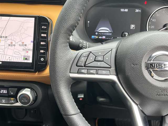 日産 キックス X ツートーンインテリアED 滋賀県 2022(令4)年 1.2万km ブリリアントホワイトパール/ピュアブラック 2トーン 純正9インチナビ/【Bluetooth/CD/DVD/フルセグTV/USB】/全方位カメラ/レザーシート/プロパイロット/クリアランスソナー/レーンキープアシスト/衝突軽減ブレーキ/LEDヘッドライト/オートマチックハイビーム/ビルトインETC/前後ドライブレコーダー/D/Nシートヒーター/ステアリングヒーター/デジタルインナーミラー/電動パーキングブレーキ/オートブレーキホールド/プッシュスタート/スマートキー/ステアリングリモコン/ドアバイザー