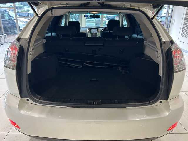 トヨタ ハリアー 240G 埼玉県 2011(平23)年 10.3万km ホワイトパールクリスタルシャイン アルカンターラシート/パワーシート/純正ナビ/MT付AT/純正7インチナビ/電動格納ミラー/ドアバイザー/CD/MD/純正アルミホイール/スペアキー/オートエアコン/Wエアバック/取扱説明書/保証書