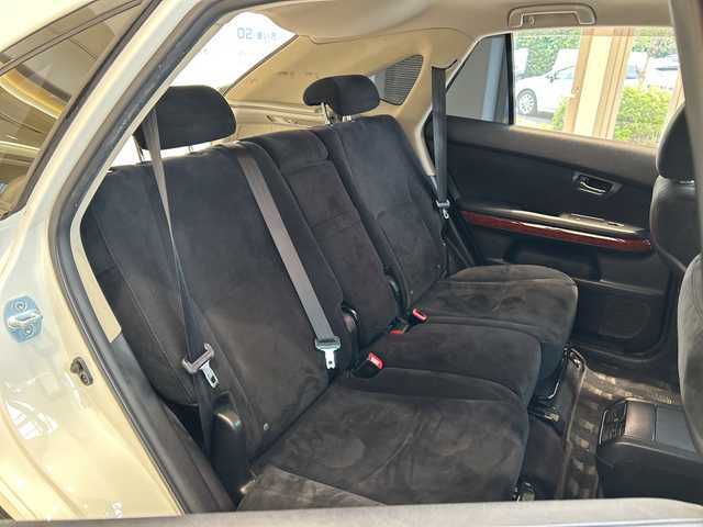 トヨタ ハリアー 240G 埼玉県 2011(平23)年 10.3万km ホワイトパールクリスタルシャイン アルカンターラシート/パワーシート/純正ナビ/MT付AT/純正7インチナビ/電動格納ミラー/ドアバイザー/CD/MD/純正アルミホイール/スペアキー/オートエアコン/Wエアバック/取扱説明書/保証書