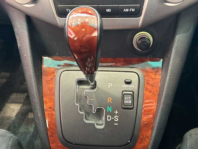 トヨタ ハリアー 240G 埼玉県 2011(平23)年 10.3万km ホワイトパールクリスタルシャイン アルカンターラシート/パワーシート/純正ナビ/MT付AT/純正7インチナビ/電動格納ミラー/ドアバイザー/CD/MD/純正アルミホイール/スペアキー/オートエアコン/Wエアバック/取扱説明書/保証書