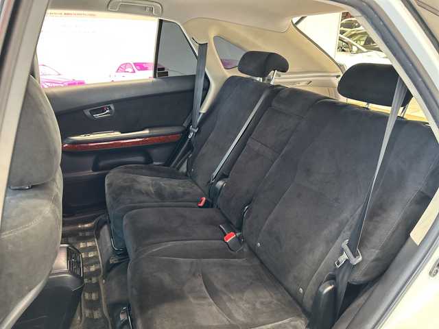 トヨタ ハリアー 240G 埼玉県 2011(平23)年 10.3万km ホワイトパールクリスタルシャイン アルカンターラシート/パワーシート/純正ナビ/MT付AT/純正7インチナビ/電動格納ミラー/ドアバイザー/CD/MD/純正アルミホイール/スペアキー/オートエアコン/Wエアバック/取扱説明書/保証書