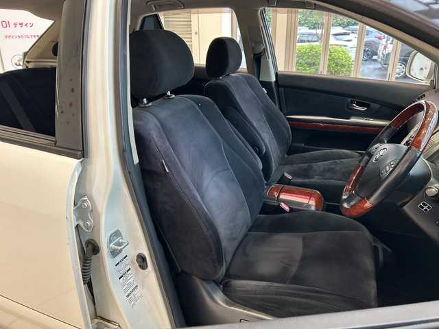 トヨタ ハリアー 240G 埼玉県 2011(平23)年 10.3万km ホワイトパールクリスタルシャイン アルカンターラシート/パワーシート/純正ナビ/MT付AT/純正7インチナビ/電動格納ミラー/ドアバイザー/CD/MD/純正アルミホイール/スペアキー/オートエアコン/Wエアバック/取扱説明書/保証書