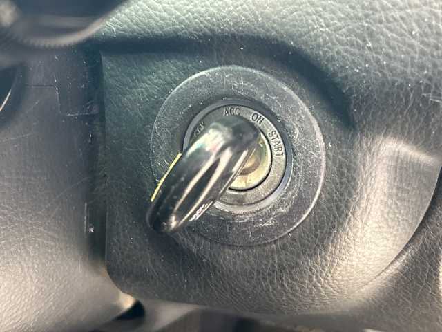 トヨタ ハリアー 240G 埼玉県 2011(平23)年 10.3万km ホワイトパールクリスタルシャイン アルカンターラシート/パワーシート/純正ナビ/MT付AT/純正7インチナビ/電動格納ミラー/ドアバイザー/CD/MD/純正アルミホイール/スペアキー/オートエアコン/Wエアバック/取扱説明書/保証書