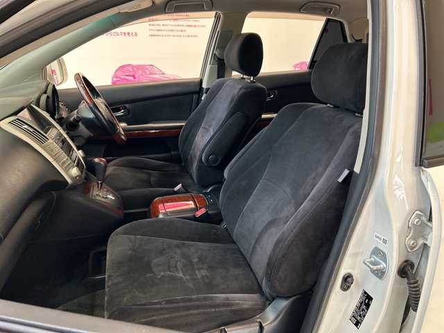 トヨタ ハリアー 240G 埼玉県 2011(平23)年 10.3万km ホワイトパールクリスタルシャイン アルカンターラシート/パワーシート/純正ナビ/MT付AT/純正7インチナビ/電動格納ミラー/ドアバイザー/CD/MD/純正アルミホイール/スペアキー/オートエアコン/Wエアバック/取扱説明書/保証書