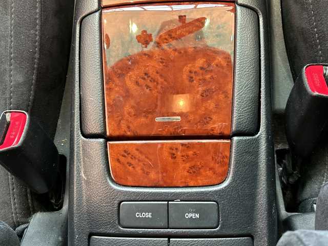 トヨタ ハリアー 240G 埼玉県 2011(平23)年 10.3万km ホワイトパールクリスタルシャイン アルカンターラシート/パワーシート/純正ナビ/MT付AT/純正7インチナビ/電動格納ミラー/ドアバイザー/CD/MD/純正アルミホイール/スペアキー/オートエアコン/Wエアバック/取扱説明書/保証書