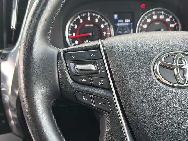 トヨタ アルファード SC 愛媛県 2020(令2)年 4万km ブラック フリップダウンモニター/サンルーフ/純正ディスプレイオーディオ/エアロ（TRD)/両側パワースライドドア/ブラインドスポットモニター/オートマチックハイビーム/ビルトインETC/エアシート/シートヒーター/フルセグTV/衝突軽減システム/レーンキープアシスト/クルーズコントロール追従あり/コーナーセンサー前後/USB/スマートキー/横滑り防止装置