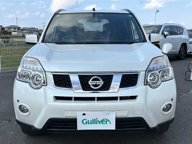 日産 エクストレイル 20Xtt 香川県 2013(平25)年 5.1万km ブリリアントホワイトパール 登録時走行距離：50152km/４WD/ダウンヒルアシストコントロール/純正ナビゲーション/【AM/FM/BT/フルセグ/CD】/バックカメラ/シートヒーター/ビルトインETC/ステアリングスイッチ/ASCD（オートスピードコントロール装置）/前後コーナーセンサー/キセノンヘッドライト/横滑り防止装置/純正18インチアルミホイール/純正フロアマット/インテリジェントキー/プッシュスタート