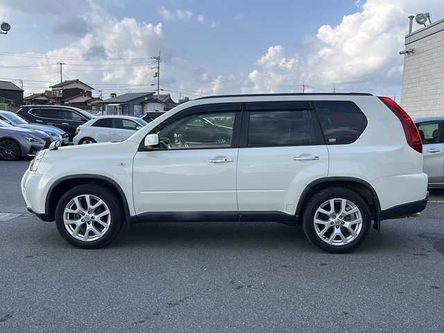 日産 エクストレイル 20Xtt 香川県 2013(平25)年 5.1万km ブリリアントホワイトパール 登録時走行距離：50152km/４WD/ダウンヒルアシストコントロール/純正ナビゲーション/【AM/FM/BT/フルセグ/CD】/バックカメラ/シートヒーター/ビルトインETC/ステアリングスイッチ/ASCD（オートスピードコントロール装置）/前後コーナーセンサー/キセノンヘッドライト/横滑り防止装置/純正18インチアルミホイール/純正フロアマット/インテリジェントキー/プッシュスタート