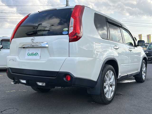 日産 エクストレイル 20Xtt 香川県 2013(平25)年 5.1万km ブリリアントホワイトパール 登録時走行距離：50152km/４WD/ダウンヒルアシストコントロール/純正ナビゲーション/【AM/FM/BT/フルセグ/CD】/バックカメラ/シートヒーター/ビルトインETC/ステアリングスイッチ/ASCD（オートスピードコントロール装置）/前後コーナーセンサー/キセノンヘッドライト/横滑り防止装置/純正18インチアルミホイール/純正フロアマット/インテリジェントキー/プッシュスタート