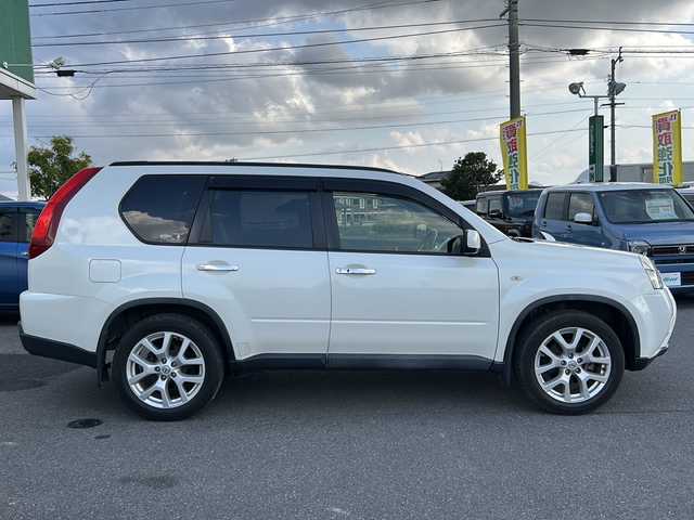 日産 エクストレイル 20Xtt 香川県 2013(平25)年 5.1万km ブリリアントホワイトパール 登録時走行距離：50152km/４WD/ダウンヒルアシストコントロール/純正ナビゲーション/【AM/FM/BT/フルセグ/CD】/バックカメラ/シートヒーター/ビルトインETC/ステアリングスイッチ/ASCD（オートスピードコントロール装置）/前後コーナーセンサー/キセノンヘッドライト/横滑り防止装置/純正18インチアルミホイール/純正フロアマット/インテリジェントキー/プッシュスタート