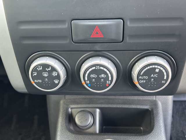 日産 エクストレイル 20Xtt 香川県 2013(平25)年 5.1万km ブリリアントホワイトパール 登録時走行距離：50152km/４WD/ダウンヒルアシストコントロール/純正ナビゲーション/【AM/FM/BT/フルセグ/CD】/バックカメラ/シートヒーター/ビルトインETC/ステアリングスイッチ/ASCD（オートスピードコントロール装置）/前後コーナーセンサー/キセノンヘッドライト/横滑り防止装置/純正18インチアルミホイール/純正フロアマット/インテリジェントキー/プッシュスタート