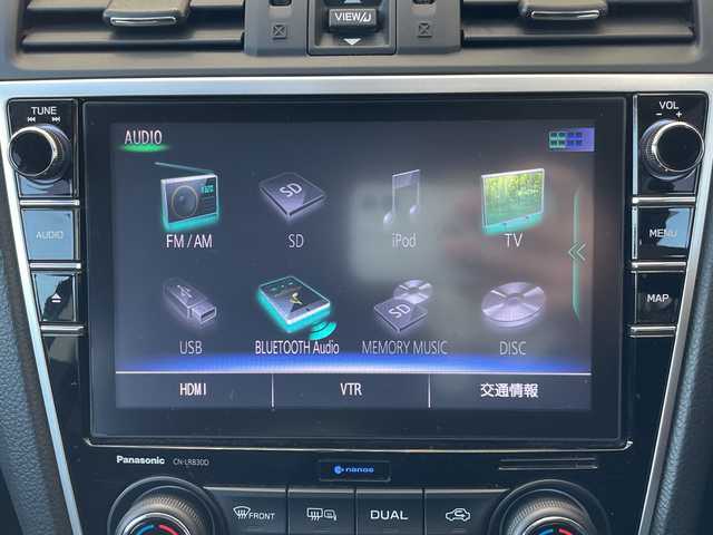 スバル レヴォーグ 1．6GT アイサイト Sスタイル 三重県 2017(平29)年 7.4万km クリスタルホワイトP 登録時73449km/禁煙車/純正ナビ/（AM/FM/TV/Bluetooth）/フルセグTV/バックカメラ/ETC/ステアリングスイッチ/パドルシフト/レーダークルーズコントロール/オートライト/パワーシート/シートヒーター/アイドリングストップ/アイサイト/衝突軽減システム/レーンキープアシスト/コーナーセンサー/純正フロアマット/スペアキー/プッシュスタート