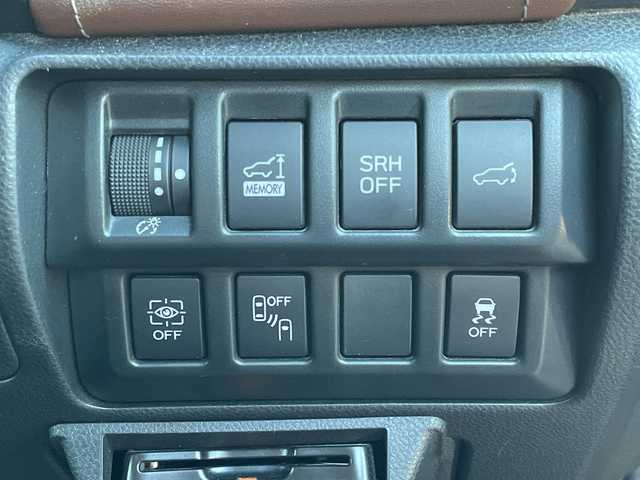 スバル フォレスター ハイブリッド アドバンス 長野県 2018(平30)年 3.8万km ダークブルーパール 禁煙車/4WD/純正ナビ/Bluetooth・CD・フルセグTV/バックカメラ/USB入力端子/レザーシート/前席パワーシート/D席メモリ付き/全席シートヒーター/ステアリングヒーター/電動リアゲート/アイサイト//レーダークルーズコントロール//プリクラッシュブレーキ//アクティブレーンキープ//車線逸脱警報/シンメトリカルAWD/デジタルインナーミラー/デュアルエアコン/ドラレコ/ETC/純正18インチAW/LEDヘッドライト/スマートキー/プッシュスタート