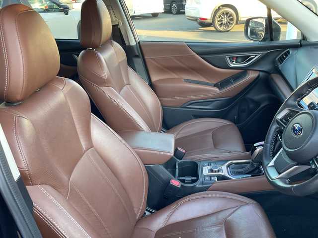 スバル フォレスター ハイブリッド アドバンス 長野県 2018(平30)年 3.8万km ダークブルーパール 禁煙車/4WD/純正ナビ/Bluetooth・CD・フルセグTV/バックカメラ/USB入力端子/レザーシート/前席パワーシート/D席メモリ付き/全席シートヒーター/ステアリングヒーター/電動リアゲート/アイサイト//レーダークルーズコントロール//プリクラッシュブレーキ//アクティブレーンキープ//車線逸脱警報/シンメトリカルAWD/デジタルインナーミラー/デュアルエアコン/ドラレコ/ETC/純正18インチAW/LEDヘッドライト/スマートキー/プッシュスタート