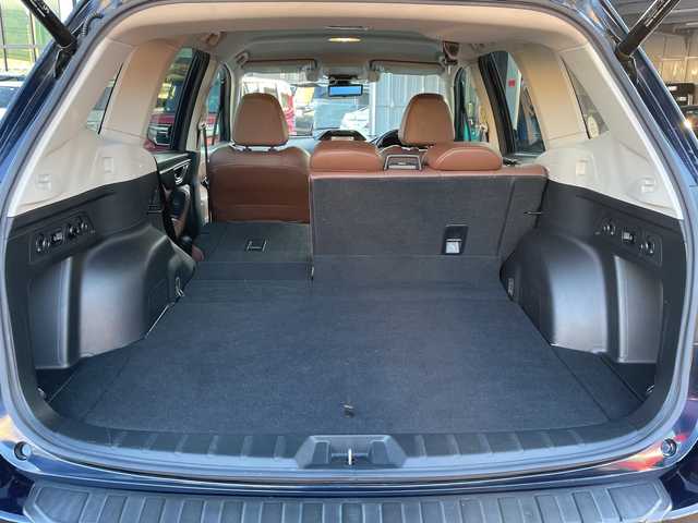 スバル フォレスター ハイブリッド アドバンス 長野県 2018(平30)年 3.8万km ダークブルーパール 禁煙車/4WD/純正ナビ/Bluetooth・CD・フルセグTV/バックカメラ/USB入力端子/レザーシート/前席パワーシート/D席メモリ付き/全席シートヒーター/ステアリングヒーター/電動リアゲート/アイサイト//レーダークルーズコントロール//プリクラッシュブレーキ//アクティブレーンキープ//車線逸脱警報/シンメトリカルAWD/デジタルインナーミラー/デュアルエアコン/ドラレコ/ETC/純正18インチAW/LEDヘッドライト/スマートキー/プッシュスタート