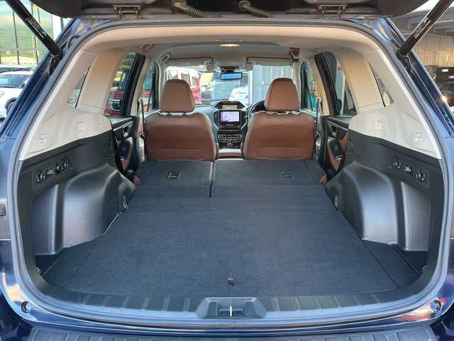 スバル フォレスター ハイブリッド アドバンス 長野県 2018(平30)年 3.8万km ダークブルーパール 禁煙車/4WD/純正ナビ/Bluetooth・CD・フルセグTV/バックカメラ/USB入力端子/レザーシート/前席パワーシート/D席メモリ付き/全席シートヒーター/ステアリングヒーター/電動リアゲート/アイサイト//レーダークルーズコントロール//プリクラッシュブレーキ//アクティブレーンキープ//車線逸脱警報/シンメトリカルAWD/デジタルインナーミラー/デュアルエアコン/ドラレコ/ETC/純正18インチAW/LEDヘッドライト/スマートキー/プッシュスタート