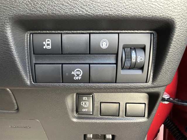 日産 ルークス ハイウェイスター X 三重県 2025(令7)年 0.1千km スパークリングレッド/ブラック 登録時31km/禁煙車/衝突軽減ブレーキ/レーンディパーチャーアラート/先行車発進お知らせ機能/ロードサインアシスト/左側パワースライドドア/ハンズフリーオートスライドドア/全方位モニター/セーフティシールドスイッチ/前後コーナーセンサー/ＬＥＤヘッドライト/後席サーキュレーター/アイドリングストップ/プッシュスタート/スマートキー