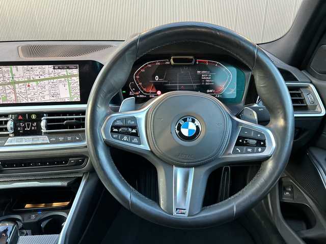 ＢＭＷ ３２０ｄ xDrive Mスポーツ 道東・釧路十勝 2021(令3)年 4.3万km サファイアブラックP ワンオーナー/４WD/BMWライブ・コックピット/純正HDDナビ/ BT/USB/type-c/AppleCarPlay/パーキングアシストプラス/　360°ビューカメラ/　パークディスタンスコントロール/ミラーETC/純正前後ドライブレコーダー/コンフォートパッケージ/パワートランク/衝突回避ブレーキ/レーンキーピングアシスト/アクティブクルーズコントロール/ブラインドスポットインフォメーション/ハーフレザーシート/フロントパワーシート/フロントシートヒーティング/純正18インチAW/純正フロアマット/取扱説明書/保証書/スペアキー