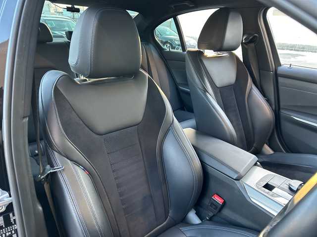 ＢＭＷ ３２０ｄ xDrive Mスポーツ 道東・釧路十勝 2021(令3)年 4.3万km サファイアブラックP ワンオーナー/４WD/BMWライブ・コックピット/純正HDDナビ/ BT/USB/type-c/AppleCarPlay/パーキングアシストプラス/　360°ビューカメラ/　パークディスタンスコントロール/ミラーETC/純正前後ドライブレコーダー/コンフォートパッケージ/パワートランク/衝突回避ブレーキ/レーンキーピングアシスト/アクティブクルーズコントロール/ブラインドスポットインフォメーション/ハーフレザーシート/フロントパワーシート/フロントシートヒーティング/純正18インチAW/純正フロアマット/取扱説明書/保証書/スペアキー