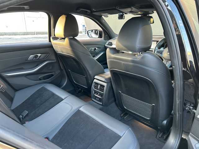 ＢＭＷ ３２０ｄ xDrive Mスポーツ 道東・釧路十勝 2021(令3)年 4.3万km サファイアブラックP ワンオーナー/４WD/BMWライブ・コックピット/純正HDDナビ/ BT/USB/type-c/AppleCarPlay/パーキングアシストプラス/　360°ビューカメラ/　パークディスタンスコントロール/ミラーETC/純正前後ドライブレコーダー/コンフォートパッケージ/パワートランク/衝突回避ブレーキ/レーンキーピングアシスト/アクティブクルーズコントロール/ブラインドスポットインフォメーション/ハーフレザーシート/フロントパワーシート/フロントシートヒーティング/純正18インチAW/純正フロアマット/取扱説明書/保証書/スペアキー