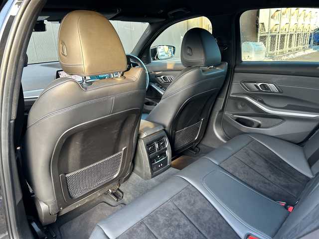 ＢＭＷ ３２０ｄ xDrive Mスポーツ 道東・釧路十勝 2021(令3)年 4.3万km サファイアブラックP ワンオーナー/４WD/BMWライブ・コックピット/純正HDDナビ/ BT/USB/type-c/AppleCarPlay/パーキングアシストプラス/　360°ビューカメラ/　パークディスタンスコントロール/ミラーETC/純正前後ドライブレコーダー/コンフォートパッケージ/パワートランク/衝突回避ブレーキ/レーンキーピングアシスト/アクティブクルーズコントロール/ブラインドスポットインフォメーション/ハーフレザーシート/フロントパワーシート/フロントシートヒーティング/純正18インチAW/純正フロアマット/取扱説明書/保証書/スペアキー