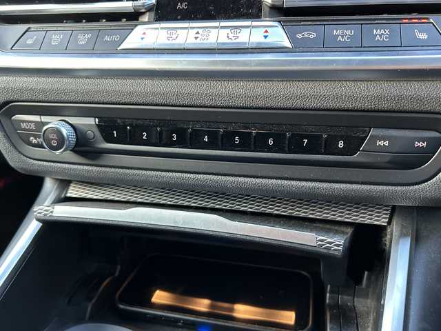 ＢＭＷ ３２０ｄ xDrive Mスポーツ 道東・釧路十勝 2021(令3)年 4.3万km サファイアブラックP ワンオーナー/４WD/BMWライブ・コックピット/純正HDDナビ/ BT/USB/type-c/AppleCarPlay/パーキングアシストプラス/　360°ビューカメラ/　パークディスタンスコントロール/ミラーETC/純正前後ドライブレコーダー/コンフォートパッケージ/パワートランク/衝突回避ブレーキ/レーンキーピングアシスト/アクティブクルーズコントロール/ブラインドスポットインフォメーション/ハーフレザーシート/フロントパワーシート/フロントシートヒーティング/純正18インチAW/純正フロアマット/取扱説明書/保証書/スペアキー