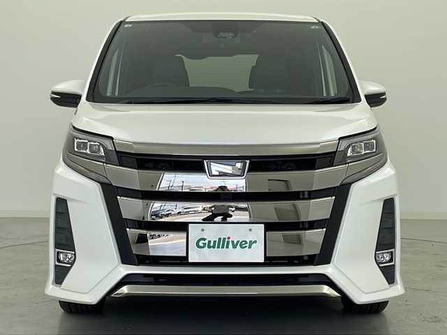 トヨタ ノア Si ダブルバイビー 宮城県 2018(平30)年 3.6万km ホワイトパールクリスタルシャイン トヨタセーフティセンス/・プリクラッシュセーフティ/・レーンディパーチャーアラート/・オートマチックハイビーム/後席モニター/両側パワースライドドア/カロッツェリア９型ナビ/・CD.DVD.SD.BT.HDMI/フルセグＴＶ/バックカメラ/ハーフレザーシート/クルーズコントロール/ビルトインＥＴＣ/ドライブレコーダー(前)/LEDヘッドライト/LEDフォグランプ/アイドリングストップ/横滑り防止機能/プッシュスターター/スマートキー×2/純正16インチAW/純正フロアマット/ロールサンシェード