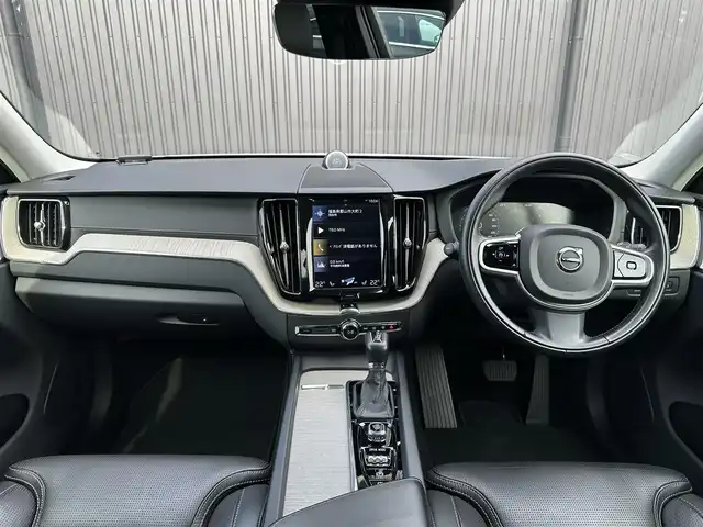 ボルボ ＸＣ６０ D4 AWD インスクリプション 福島県 2018(平30)年 3.9万km クリスタルホワイトP パノラマサンルーフ/Bowers &Wilkinsサウンド/ヘッドアップディスプレイ/アダプティブクルーズコントロール/レーンアシスト/黒レザーシート/シートヒーター（全席）/シートエアコン（D/N）/メモリ付きパワーシート（D/N）/ステアリングヒーター/純正ナビ/・AppleCarPlay/・フルセグTV/全方位カメラ/ブラインドスポットモニター/LEDヘッドライト/オートハイビーム/パワーバックドア/純正19インチAW/オートホールド/コーナーセンサー（前後）/取扱説明書/保証書/スペアキー