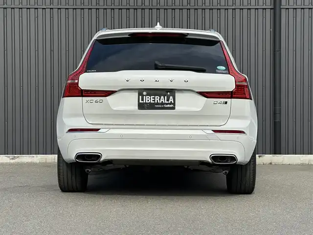 ボルボ ＸＣ６０ D4 AWD インスクリプション 福島県 2018(平30)年 3.9万km クリスタルホワイトP パノラマサンルーフ/Bowers &Wilkinsサウンド/ヘッドアップディスプレイ/アダプティブクルーズコントロール/レーンアシスト/黒レザーシート/シートヒーター（全席）/シートエアコン（D/N）/メモリ付きパワーシート（D/N）/ステアリングヒーター/純正ナビ/・AppleCarPlay/・フルセグTV/全方位カメラ/ブラインドスポットモニター/LEDヘッドライト/オートハイビーム/パワーバックドア/純正19インチAW/オートホールド/コーナーセンサー（前後）/取扱説明書/保証書/スペアキー