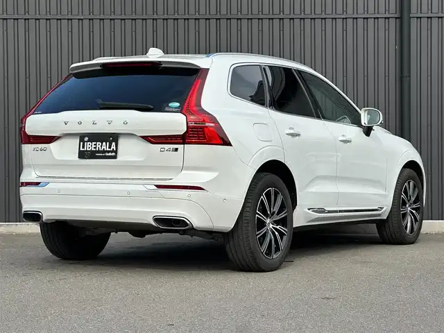 ボルボ ＸＣ６０ D4 AWD インスクリプション 福島県 2018(平30)年 3.9万km クリスタルホワイトP パノラマサンルーフ/Bowers &Wilkinsサウンド/ヘッドアップディスプレイ/アダプティブクルーズコントロール/レーンアシスト/黒レザーシート/シートヒーター（全席）/シートエアコン（D/N）/メモリ付きパワーシート（D/N）/ステアリングヒーター/純正ナビ/・AppleCarPlay/・フルセグTV/全方位カメラ/ブラインドスポットモニター/LEDヘッドライト/オートハイビーム/パワーバックドア/純正19インチAW/オートホールド/コーナーセンサー（前後）/取扱説明書/保証書/スペアキー