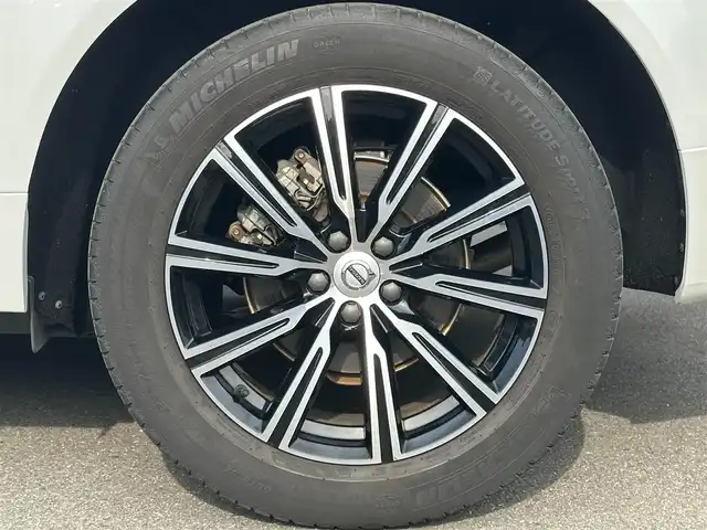 ボルボ ＸＣ６０ D4 AWD インスクリプション 福島県 2018(平30)年 3.9万km クリスタルホワイトP パノラマサンルーフ/Bowers &Wilkinsサウンド/ヘッドアップディスプレイ/アダプティブクルーズコントロール/レーンアシスト/黒レザーシート/シートヒーター（全席）/シートエアコン（D/N）/メモリ付きパワーシート（D/N）/ステアリングヒーター/純正ナビ/・AppleCarPlay/・フルセグTV/全方位カメラ/ブラインドスポットモニター/LEDヘッドライト/オートハイビーム/パワーバックドア/純正19インチAW/オートホールド/コーナーセンサー（前後）/取扱説明書/保証書/スペアキー