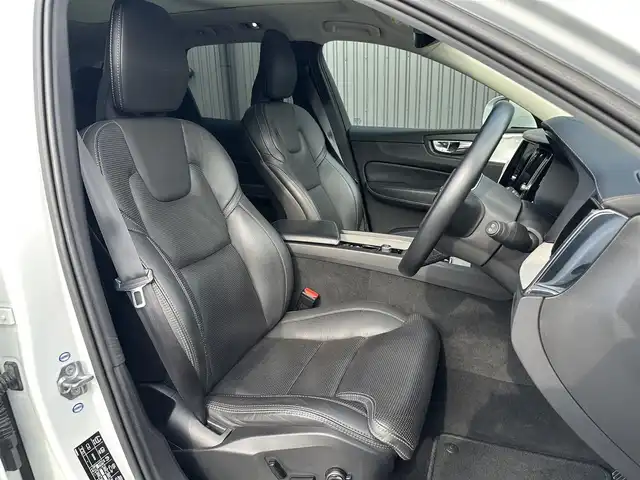 ボルボ ＸＣ６０ D4 AWD インスクリプション 福島県 2018(平30)年 3.9万km クリスタルホワイトP パノラマサンルーフ/Bowers &Wilkinsサウンド/ヘッドアップディスプレイ/アダプティブクルーズコントロール/レーンアシスト/黒レザーシート/シートヒーター（全席）/シートエアコン（D/N）/メモリ付きパワーシート（D/N）/ステアリングヒーター/純正ナビ/・AppleCarPlay/・フルセグTV/全方位カメラ/ブラインドスポットモニター/LEDヘッドライト/オートハイビーム/パワーバックドア/純正19インチAW/オートホールド/コーナーセンサー（前後）/取扱説明書/保証書/スペアキー