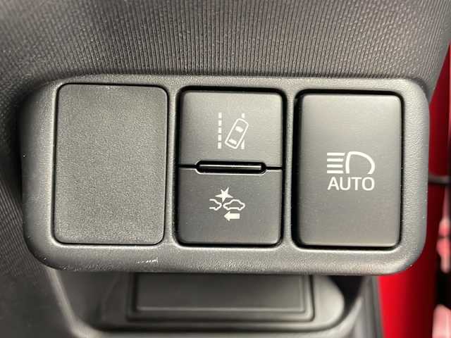 トヨタ アクア X－URBAN ソリッド 沖縄県 2016(平28)年 6.1万km スーパーレッドⅤ 社外ナビ【CN-RE03WD】/　(DTV DVD Bluetooth)/バックカメラ/レーンアシスト/ハーフレザーシート/スペアキー/純正アルミホイール/純正フロアマット/ルーフレール/キセノンヘッドライト/オートライト