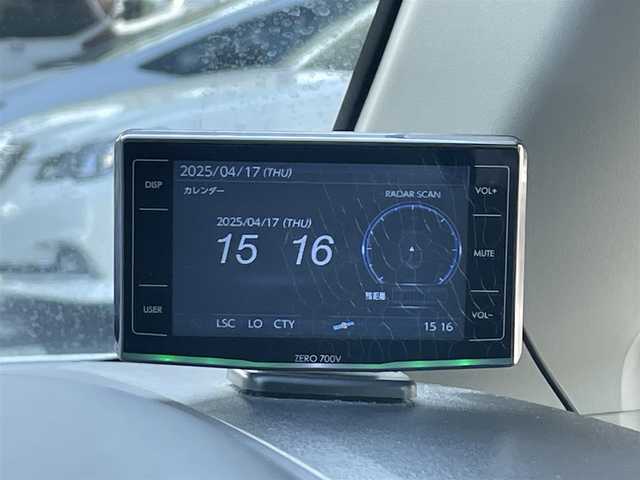 三菱 デリカＤ：５ D－Power package 静岡県 2013(平25)年 12.3万km ウォームホワイトパール ４ＷＤ車　/ＢＲＵＴ１６インチＡＷ　/ルーフキャリア　/社外ナビ　/Ｂカメラ　/地デジ　/両側パワスラ　/パドルシフト　/革巻きステアリング　/前席シートヒーター　/ＥＴＣ　/オートライト　　/社外革調シートカバー　/保証書/取説