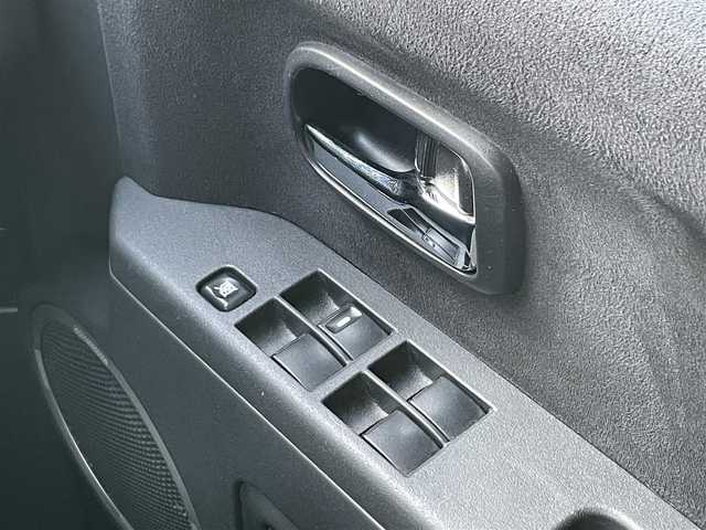 三菱 デリカＤ：５ D－Power package 静岡県 2013(平25)年 12.3万km ウォームホワイトパール ４ＷＤ車　/ＢＲＵＴ１６インチＡＷ　/ルーフキャリア　/社外ナビ　/Ｂカメラ　/地デジ　/両側パワスラ　/パドルシフト　/革巻きステアリング　/前席シートヒーター　/ＥＴＣ　/オートライト　　/社外革調シートカバー　/保証書/取説