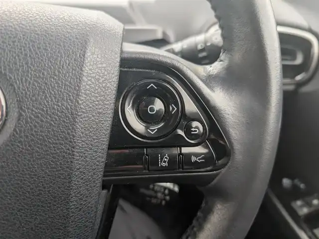 トヨタ プリウス A プレミアム 埼玉県 2020(令2)年 5.6万km グレーメタリック ＜外装＞/モデリスタエアロ(F、S、R)/ローダウン(ダウンサス)/ワーク19インチ アルミホイール/ヘッドライト純正加工品(LED)/マフラーカッター/TRDエアロドアミラーフィン/＜機能＞/エコグライダー(スロットルコントローラー)/ナビキャンセラー/HDMIポート入力端子/ワンタッチウインカー/純正ナビ(フルセグ/Bluetooth/CD/DVD/ラジオ)/シートヒーター/シートベンチレーター/クルーズコントロール(追従機能あり)/HUD(ヘッドアップディスプレイ)/ETC/ドラレコ/＜その他＞/スペアキー×2/純正ホイールあり（15インチ）