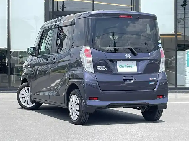 日産 デイズ ルークス X 茨城県 2014(平26)年 5.2万km プレミアムパープルP 純正ナビ/【ラジオ・TV・CD・DVD・SD・BT・ウォークマン・iPod】/アイドリングストップ/両側パワスラ/ETC/全方位カメラ/ヘッドライトレベライザー/オートエアコン/スマートキー/プッシュスタート/電格ミラー/純正フロアマット/純正ホイールカバー