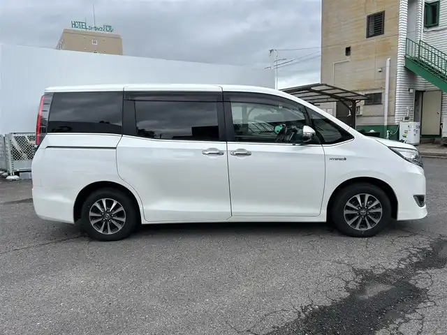 トヨタ エスクァイア ハイブリッド Gi 福島県 2018(平30)年 5.9万km ホワイトパールクリスタルシャイン ワンオーナー/純正ＳＤナビ/・ＣＤ/・ＤＶＤ/・フルセグＴＶ/・ＳＤ/・Ｂｌｕｅｔｏｏｔｈ/後席モニター/バックカメラ/両側パワースライドドア/純正エンジンスターター/クルーズコントロール/トヨタセーフティセンス/・プリクラッシュセーフティシステム/・レーンディパーチャーアラート/・オートマチックハイビーム/・先行車発進告知機能/ビルトインＥＴＣ/D席＋N席シートヒーター/ｎａｎｏｅエアコン/スペアキーあり/保証書/取扱説明書