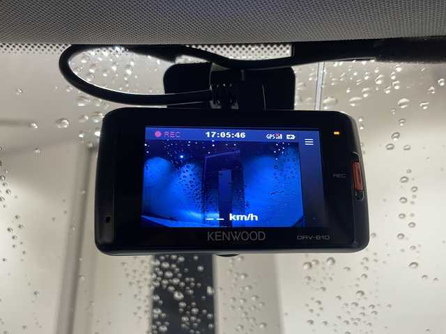 ＢＭＷ Ｘ１ xDrive 20i 新潟県 2012(平24)年 9万km ミネラルホワイト 黒革シート/シートヒーター/メモリ付きパワーシート/社外HDDナビ/純正CDオーディオ/バックカメラ/ETC/ドライブレコーダー/スマートキー/純正アルミホイール/HIDヘッドライト/スタッドレスAWセット車載