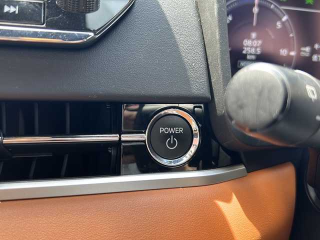 三菱 アウトランダー ＰＨＥＶ P 宮崎県 2021(令3)年 1.3万km ナチュラルホワイト 純正ナビ(TV/FM/Bluetooth/HDMI)/マルチアラウンドモニター/BOSEサウンド/ワイヤレス充電器/プラグインHV/マイパイロット/イノベーティブペダルオペレーションモード/シートヒーター/ステアリングヒーター/パワーシート/デジタルインナーミラー/ETC/前後ドライブレコーダー